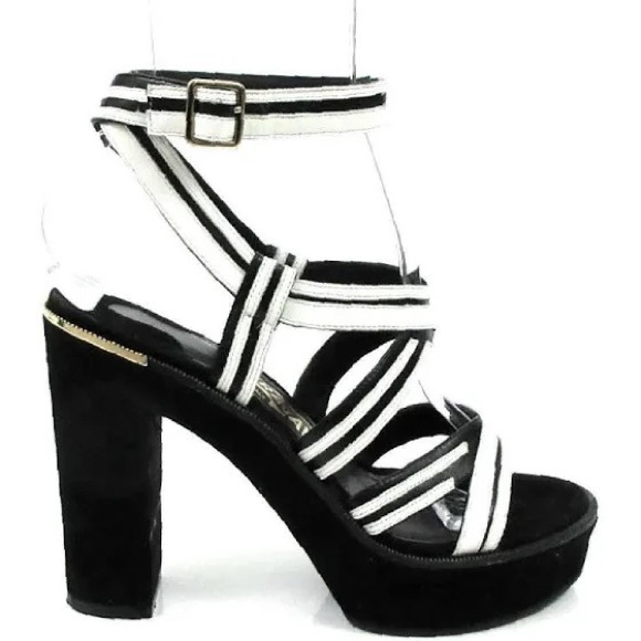 Ferragamo heels - Picture 4 of 13